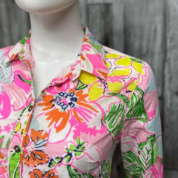 ⭐️Lilly Pulitzer for Target Nosey Posey Floral Button Down Shirt [AA102] - Picture 4 of 7